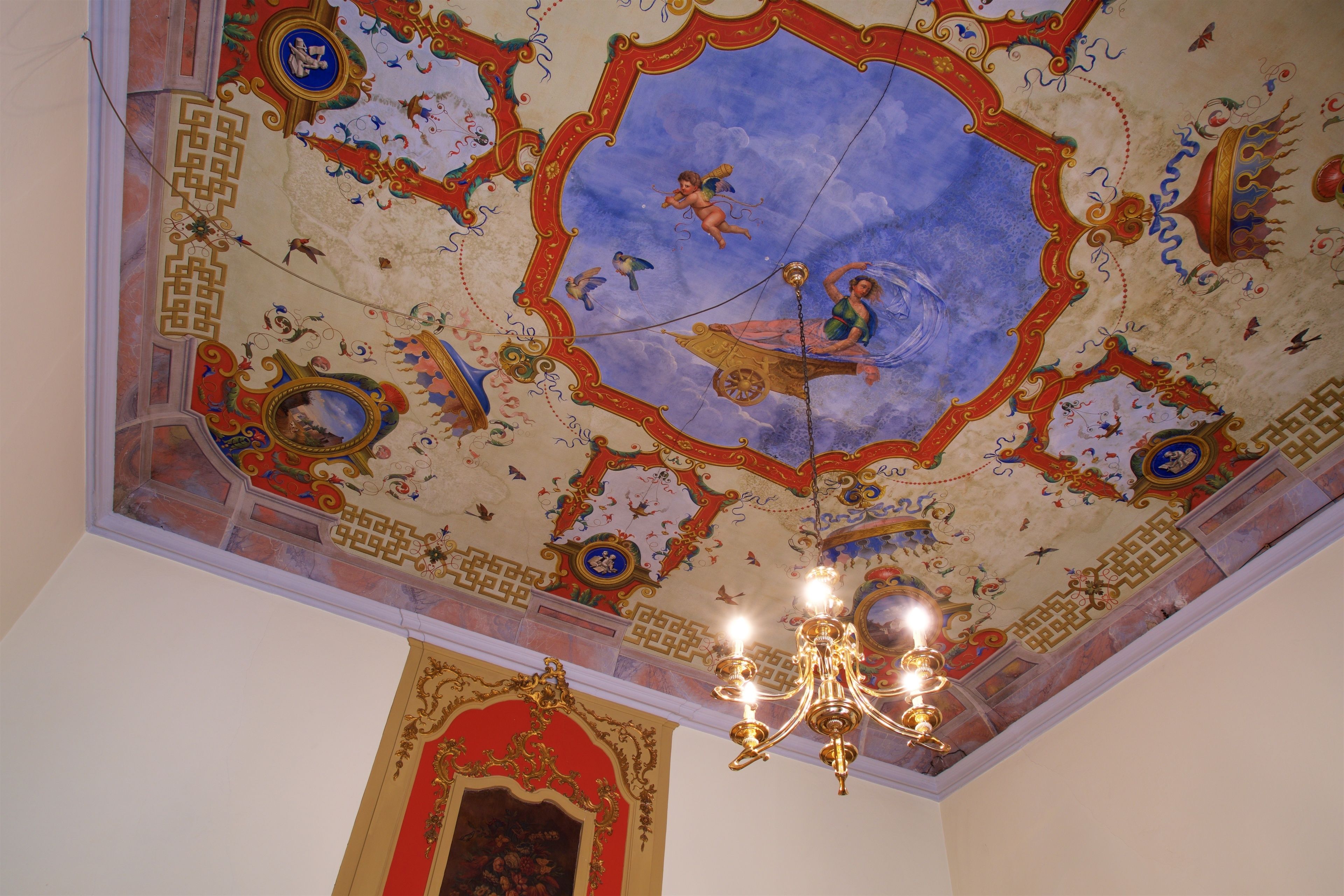 deluxe suite | minibar, in-room safe, desk, laptop workspace