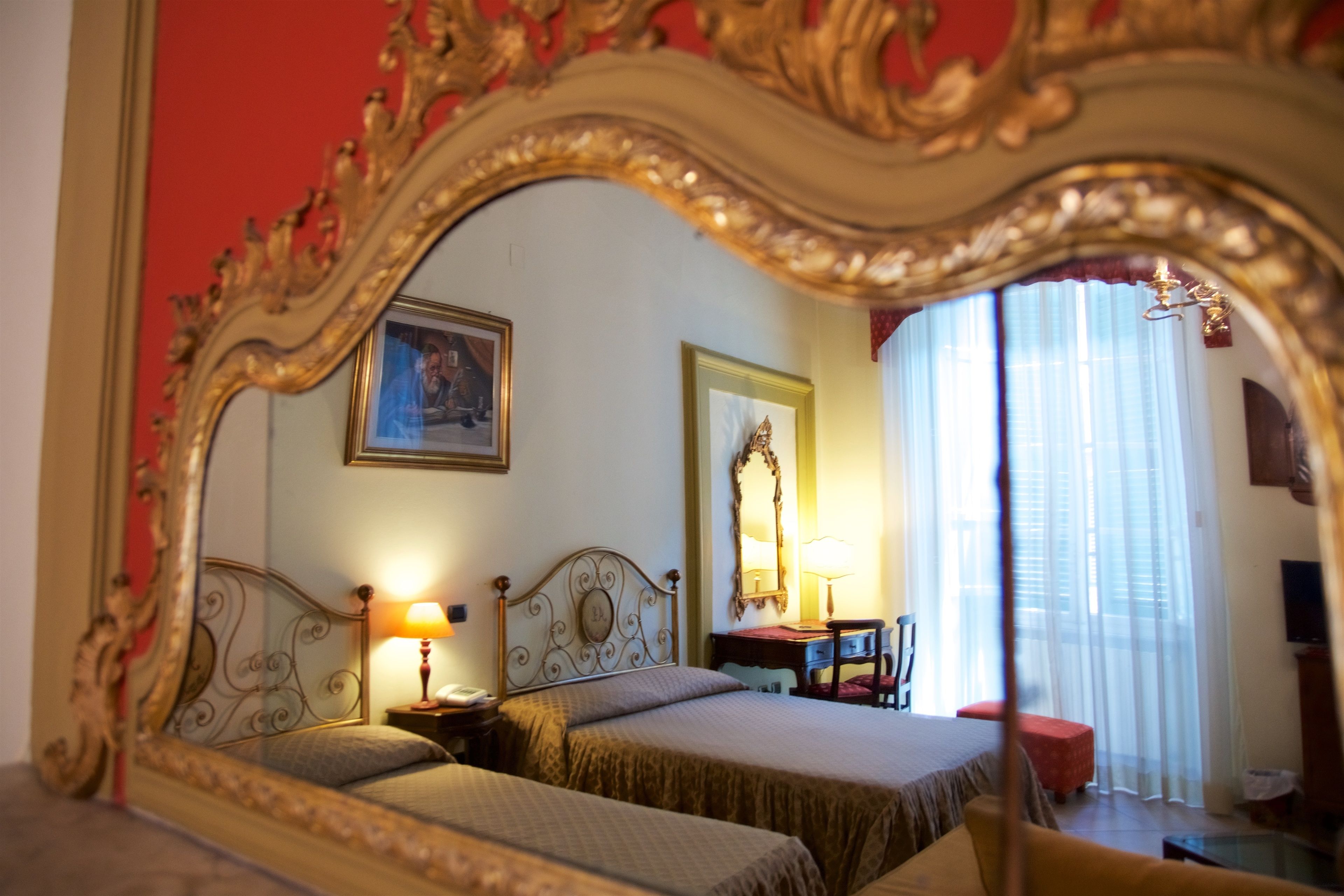 デラックス スイート | ミニバー、セーフティボックス (室内)、デスク、ノートパソコン用作業スペース