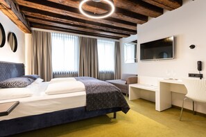 Superior Double Room | Select Comfort beds, in-room safe, desk, soundproofing - Boutiquehotel am Dom (Salzburg)