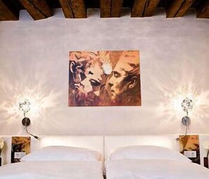 Standard Double Room | Select Comfort beds, in-room safe, desk, soundproofing - Boutiquehotel am Dom (Salzburg)