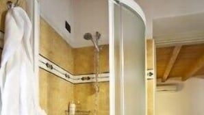Double Room | Bathroom shower - Arena Inn B&B (Verona)