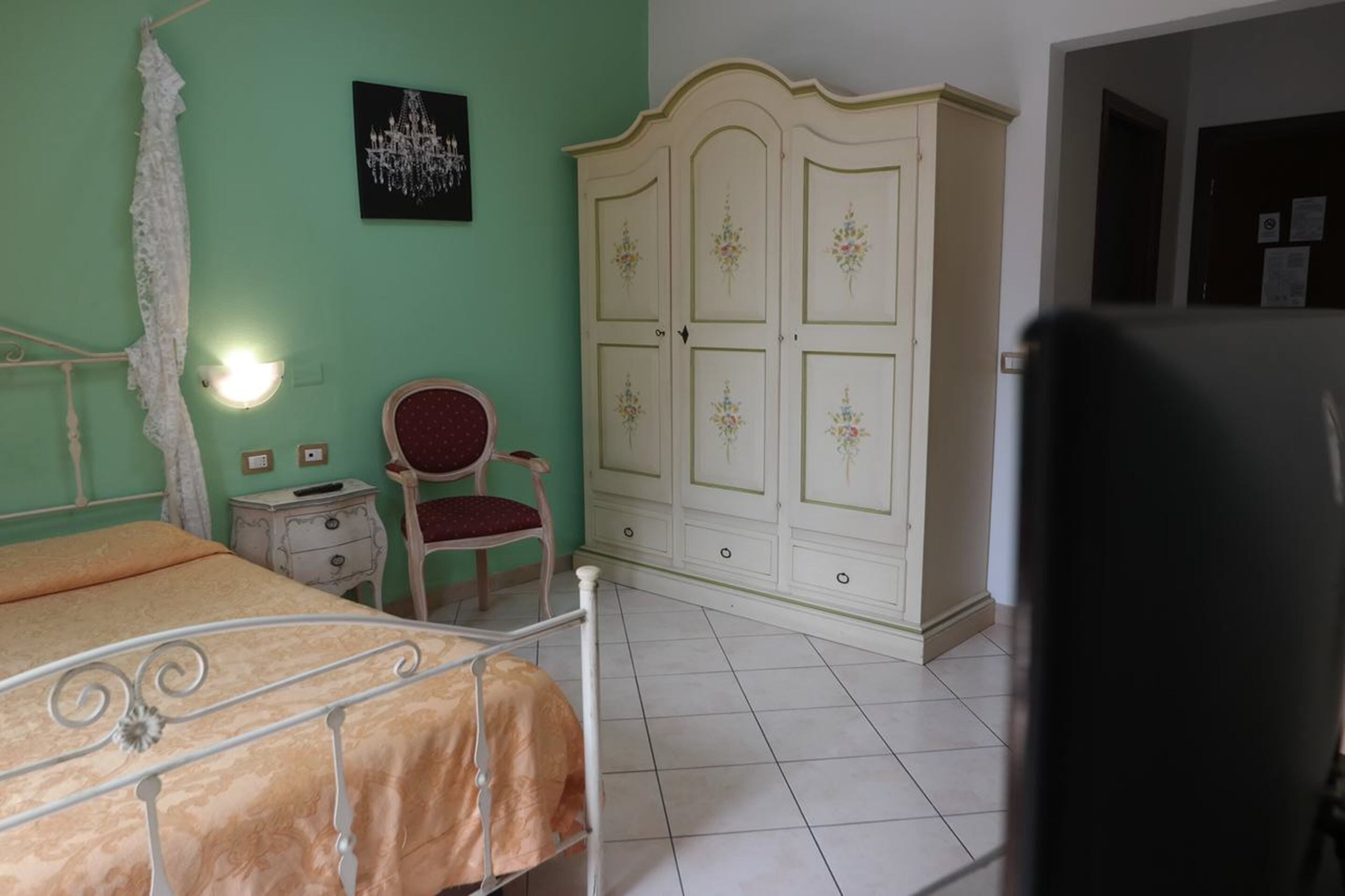 double room | desk, cots/infant beds, free rollaway beds, free wifi