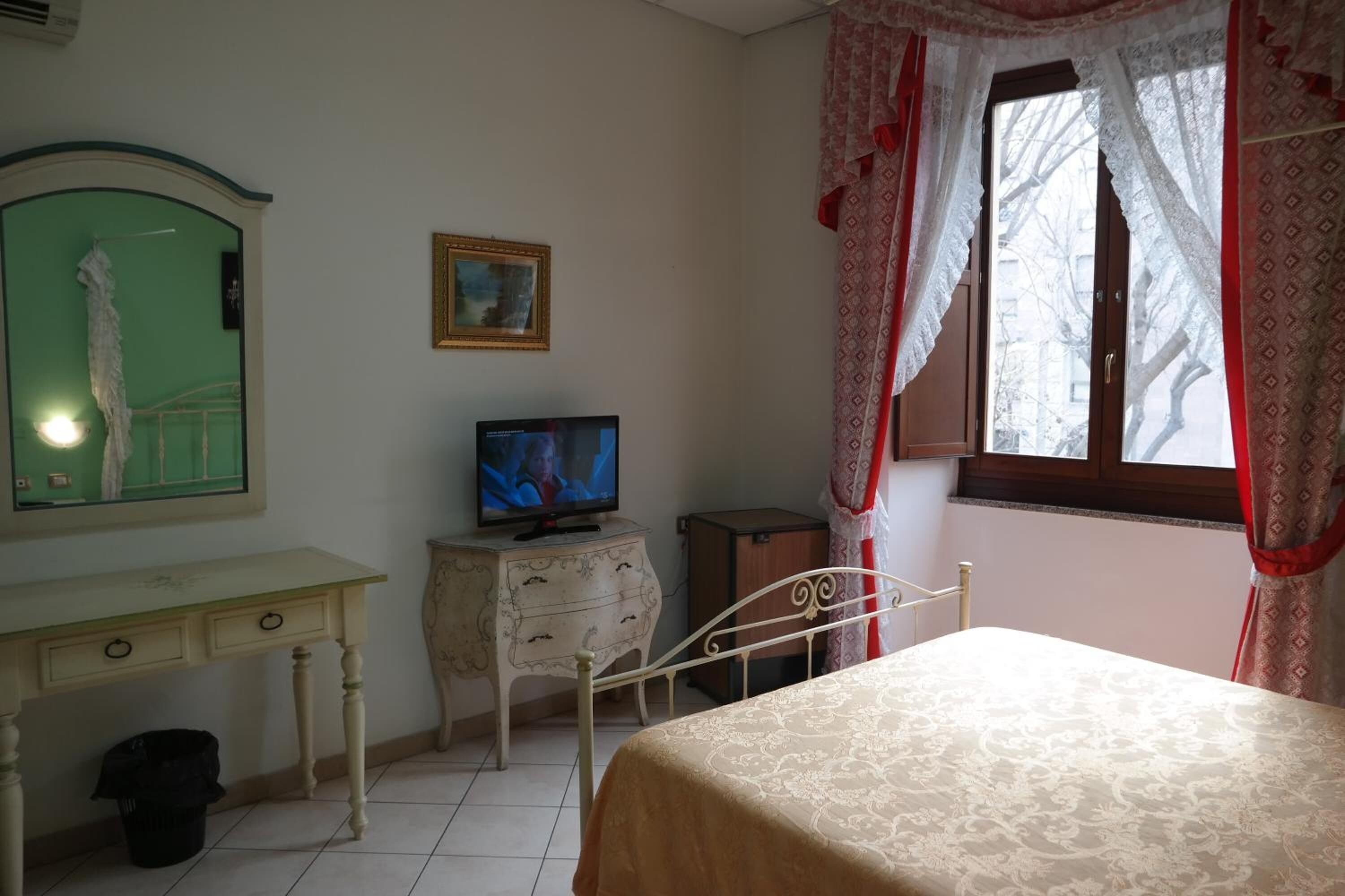 desk, cots/infant beds, free rollaway beds, free wifi