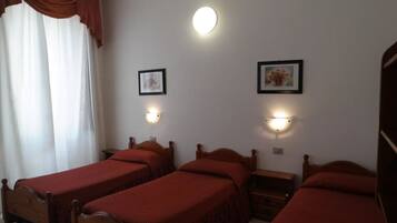 Standard Triple Room | Desk, cots/infant beds, free WiFi, bed sheets