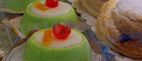 Makanan dan minuman