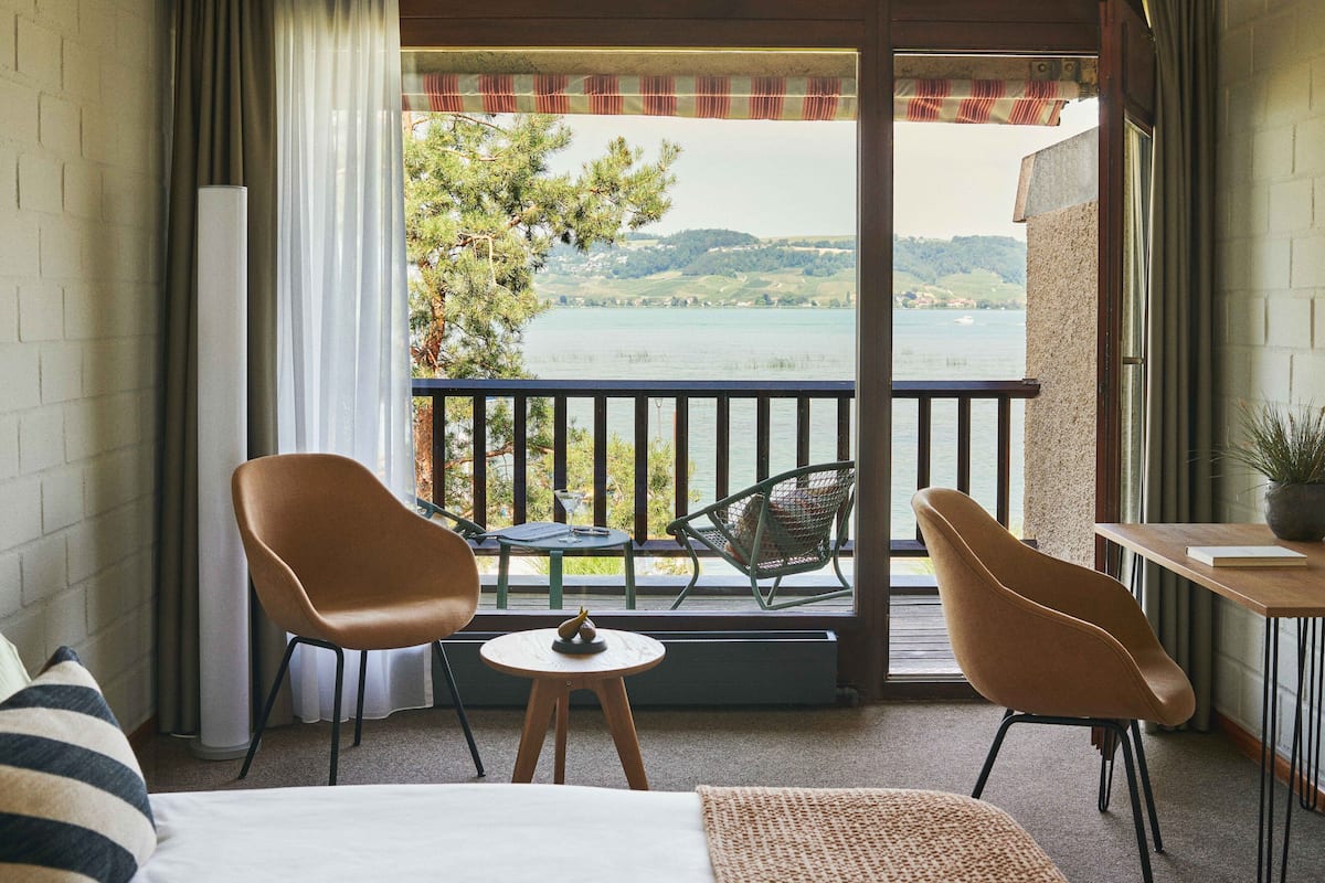 Double Room, Lake View | 1 bedroom, hypo-allergenic bedding, desk, free WiFi
