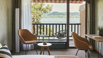 Doppelzimmer, Seeblick | 1 Schlafzimmer, Allergikerbettwaren, Schreibtisch, kostenloses WLAN