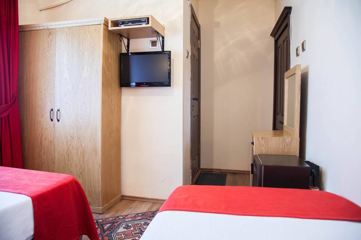 Standard Single Room | Iron/ironing board (on request), cribs (free), WiFi (free)