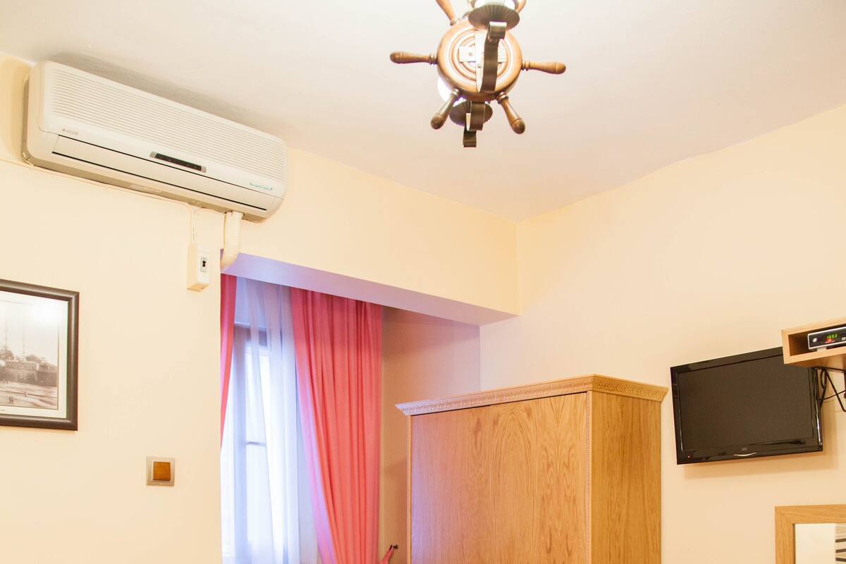 Standard Double Room | Iron/ironing board (on request), cribs (free), WiFi (free)