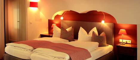 Double Room Single Use | Minibar, in-room safe, individually decorated, individually furnished