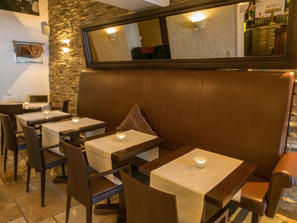 Cocktail bar