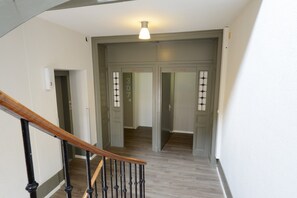 Handrails in stairways - Hotel du Marche (Lausanne)