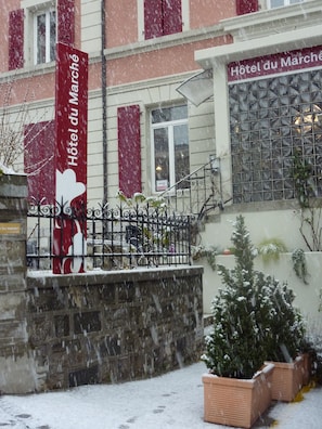 Front of property - Hotel du Marche (Lausanne)