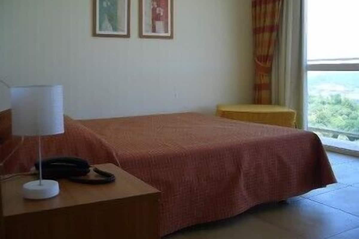 down duvets, desk, blackout curtains, cots/infant beds