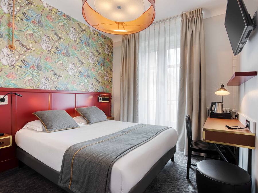 Premium bedding, in-room safe, individually furnished, desk