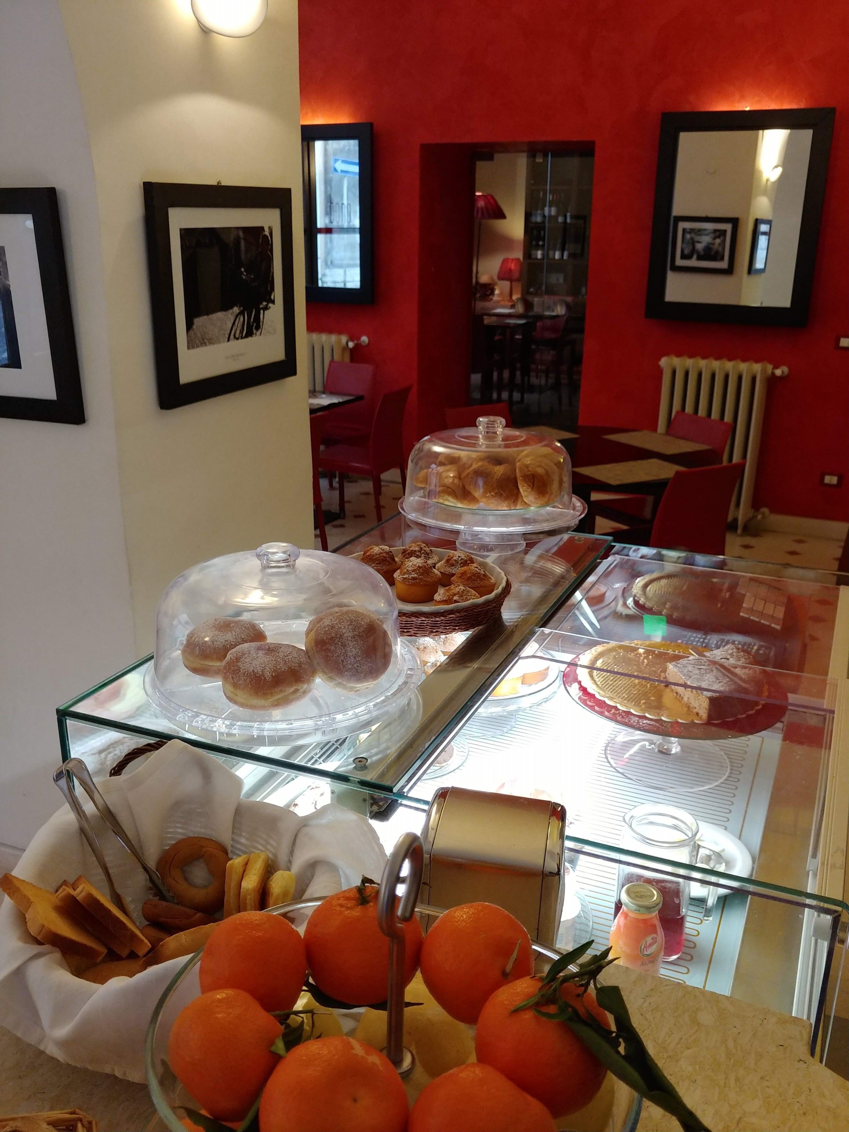 free daily continental breakfast