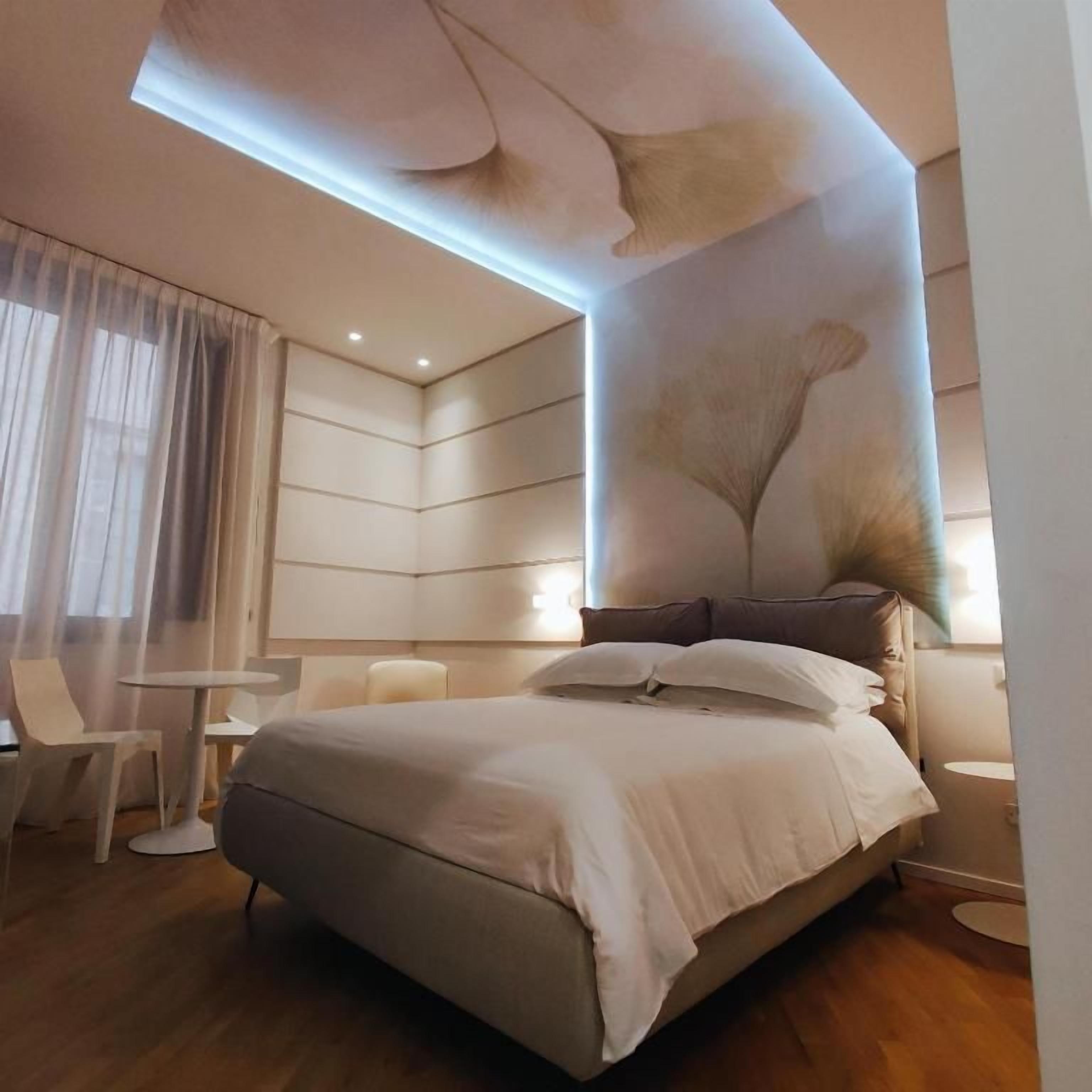 Premium bedding, minibar, in-room safe, desk