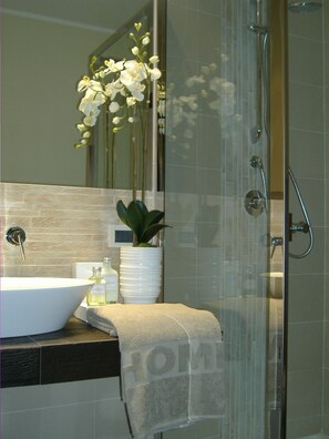 Bathroom | Free toiletries, hair dryer, towels - Allakala B&B (Palermo)