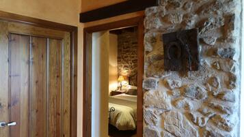 Coffres-forts dans les chambres, bureau, lits bébé (gratuits)