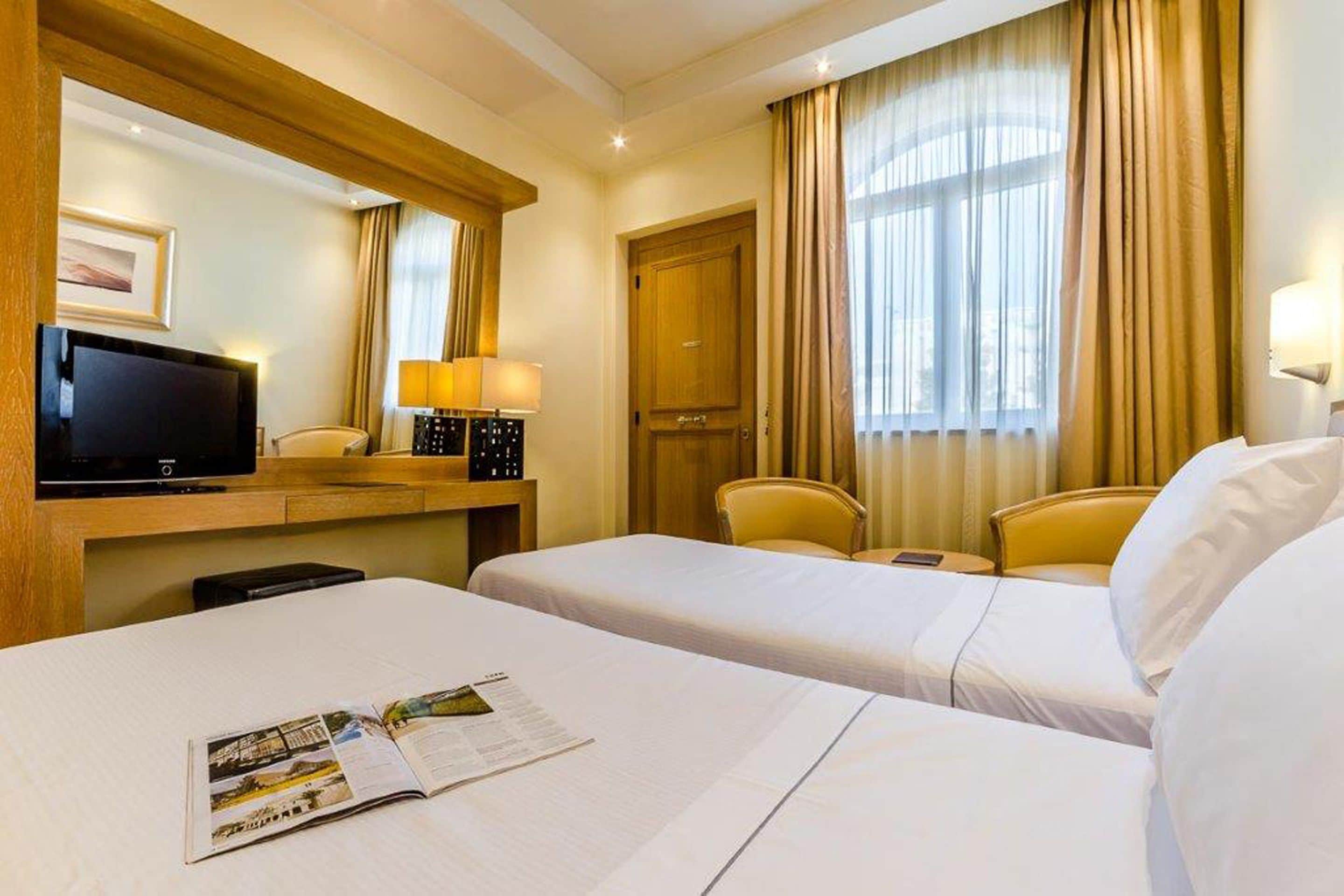 1 bedroom, premium bedding, down duvets, minibar