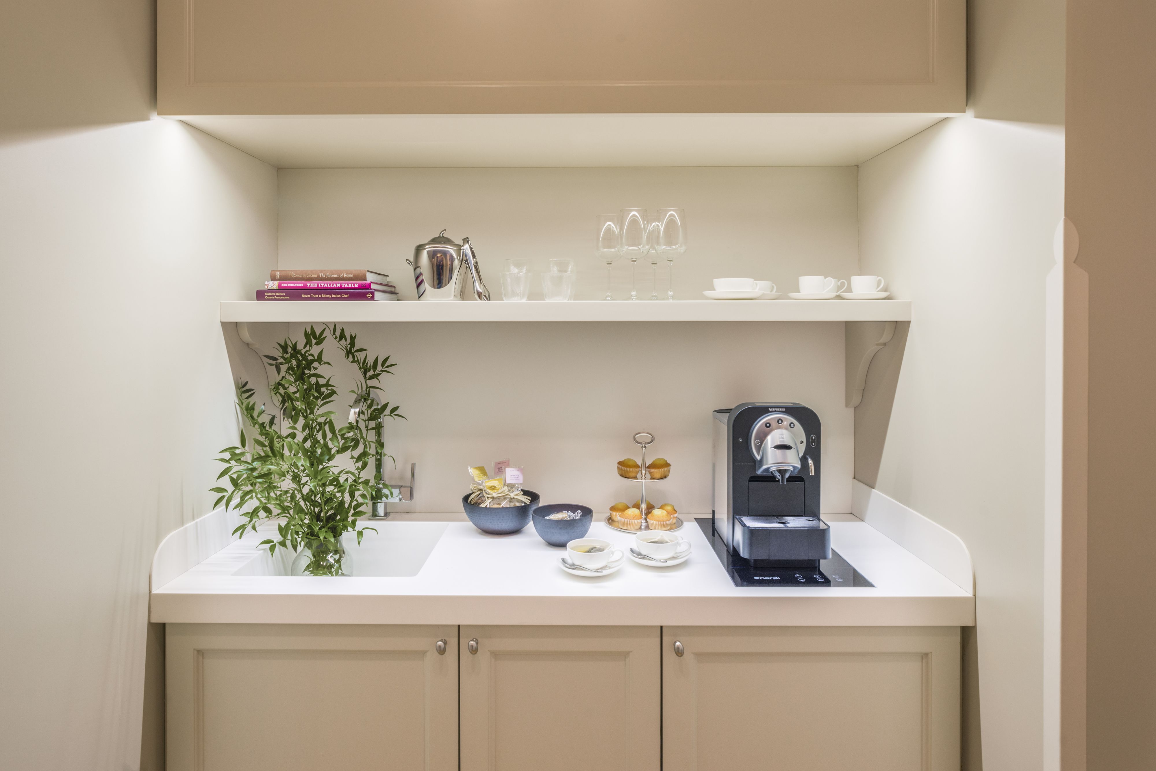 Photo - Crossing Condotti