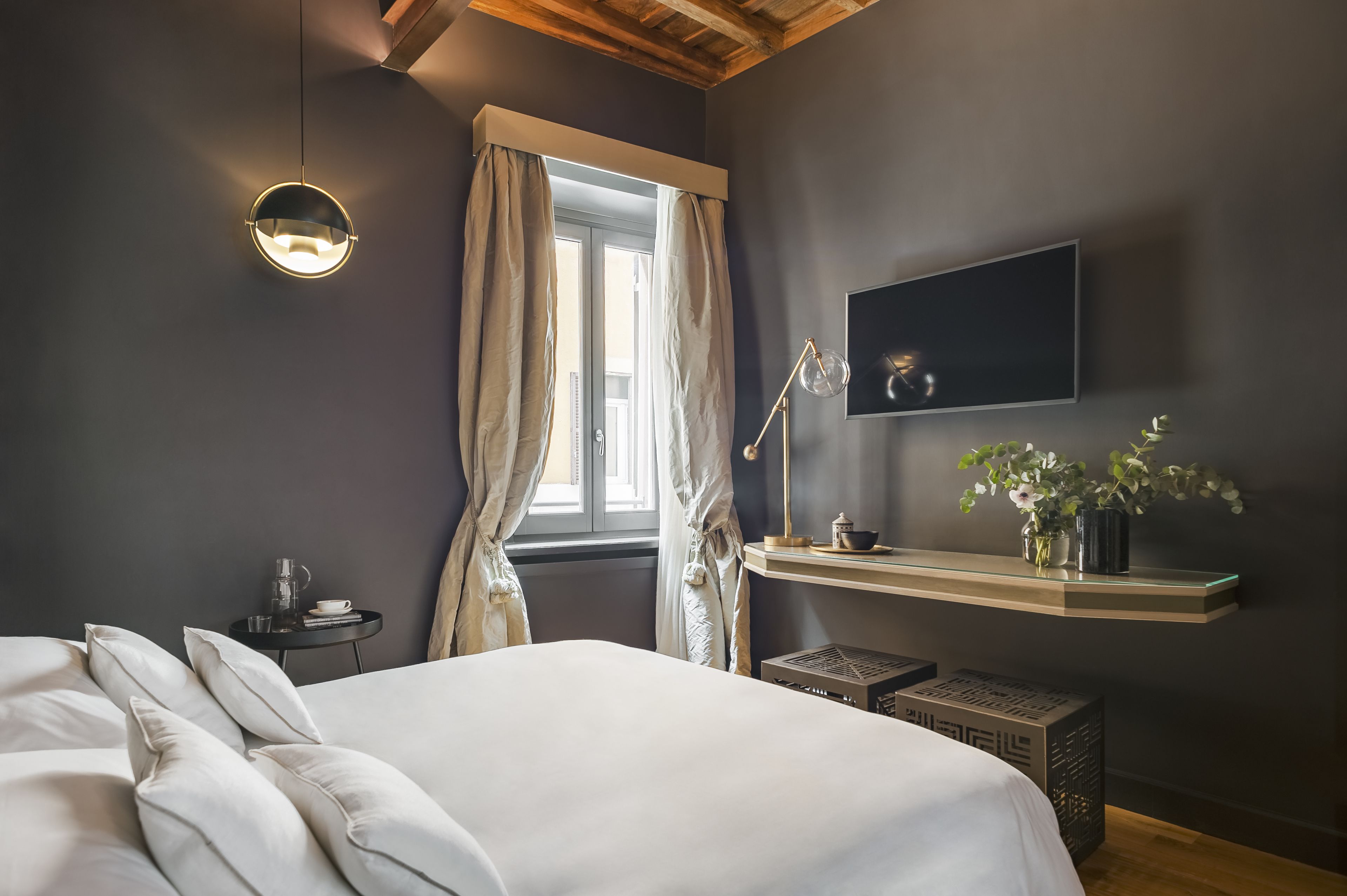 Photo - Crossing Condotti