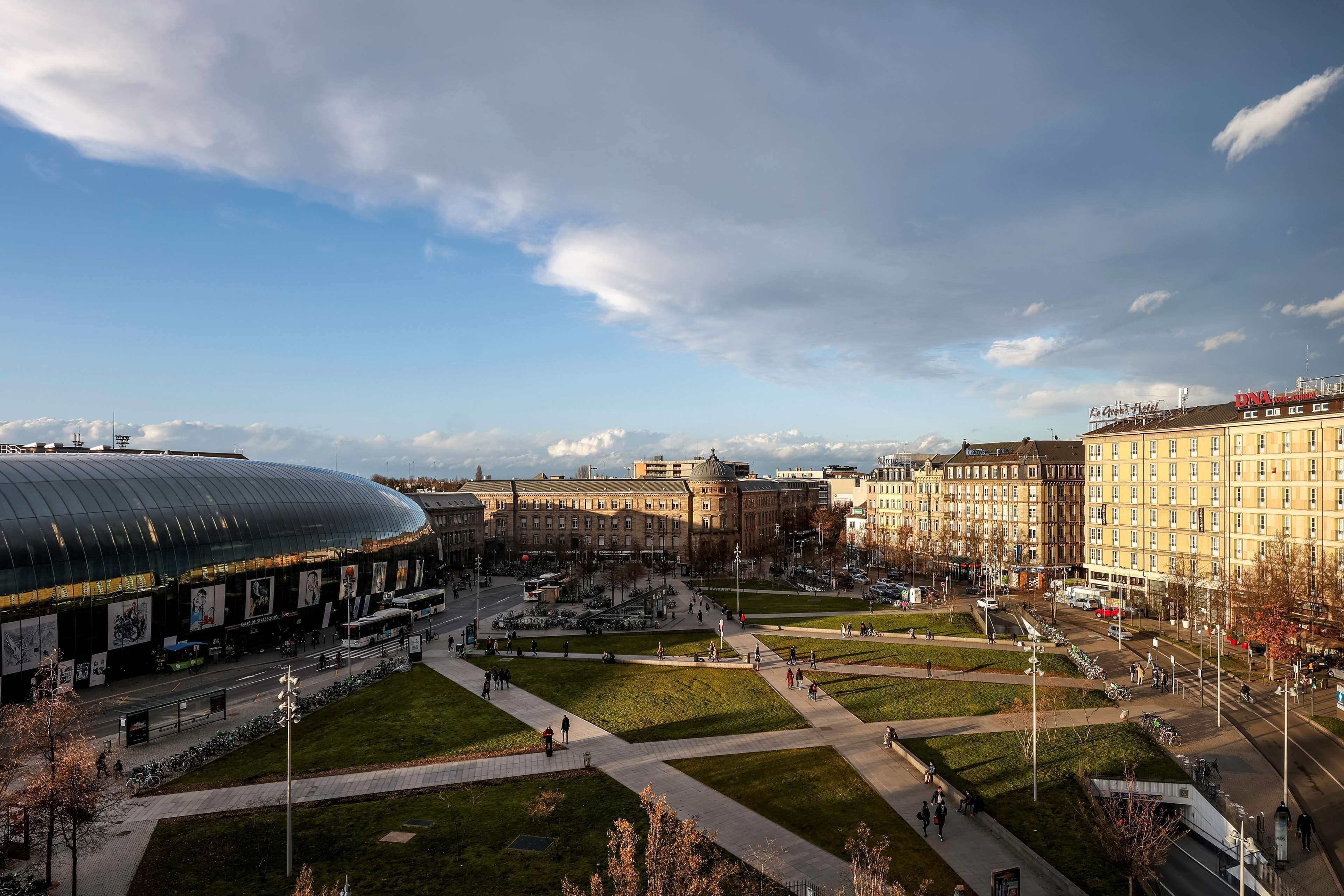 suite, 1 king bed, non smoking (twin bed on request;with sofabed) | exterior