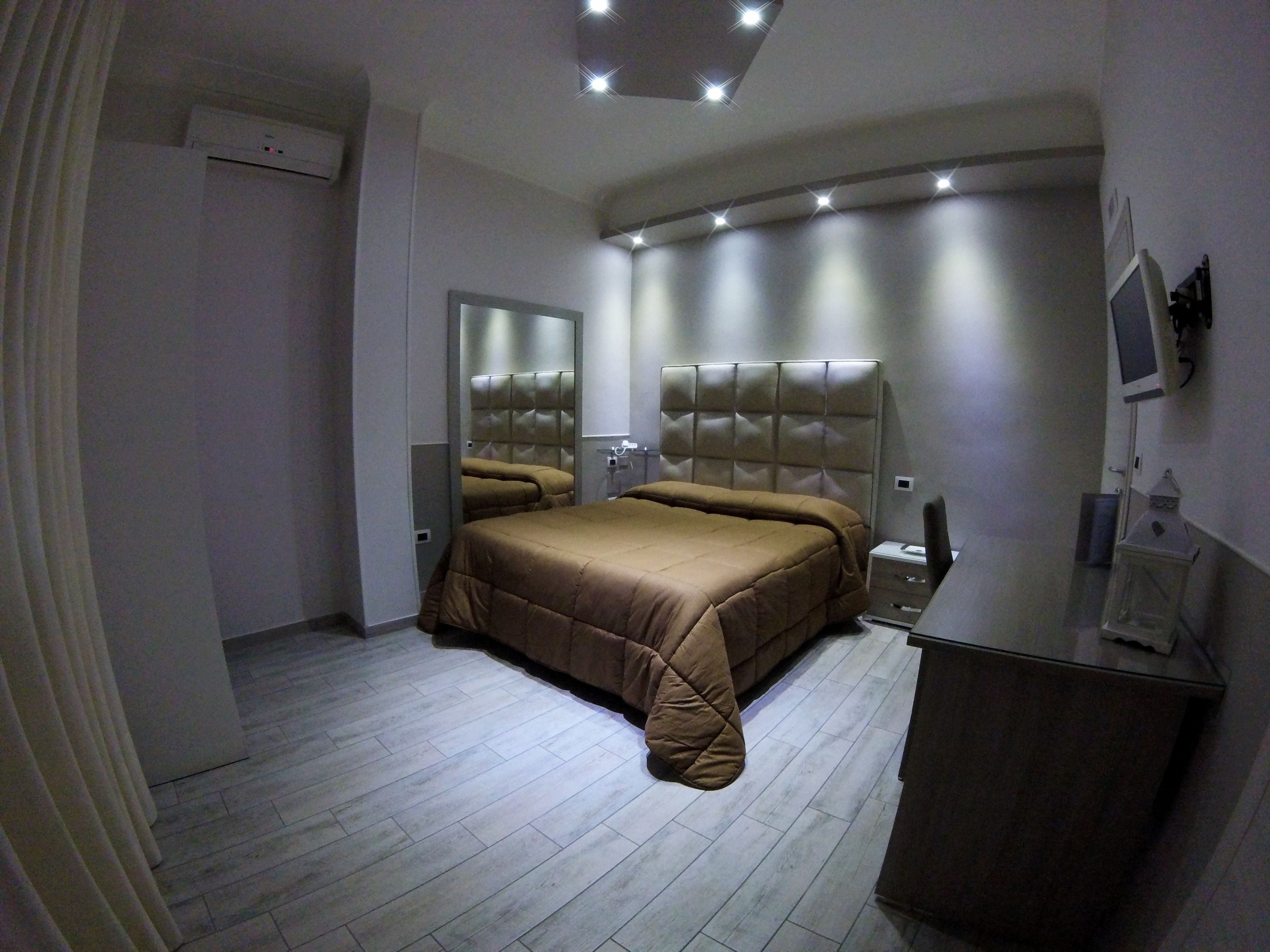 double room | desk, free wifi