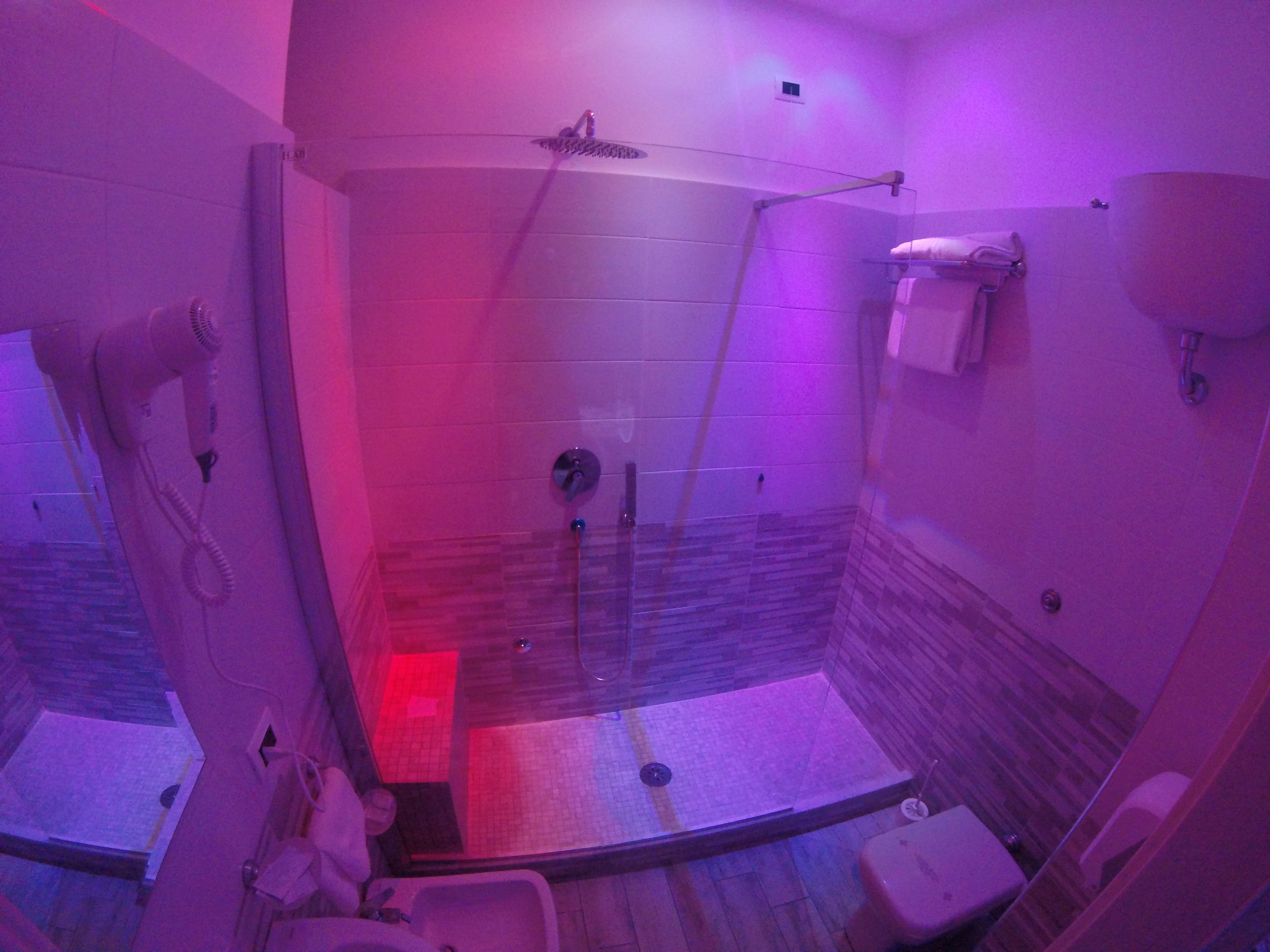 suite | bathroom | towels