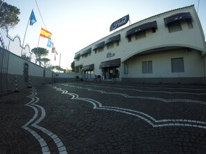 Front of property - Runa Hotel (Mugnano di Napoli)