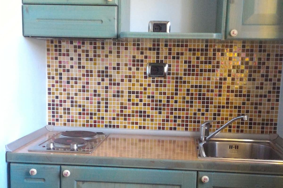 studio, kitchen | minibar, in-room safe, individually decorated, desk