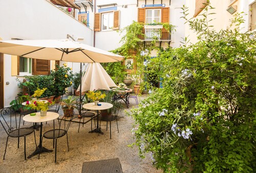 Al Giardino dell'Alloro - Locazioni Turistiche