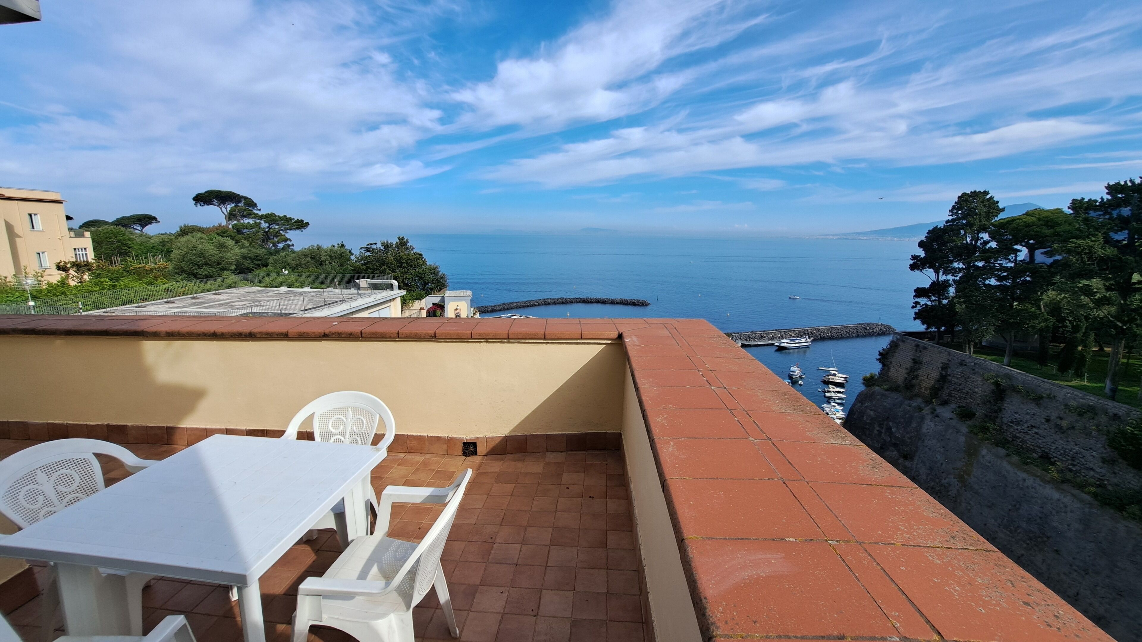 Firemannsrom | Skrivebord, strykejern/-brett, wi-fi (inkludert) og sengetøy