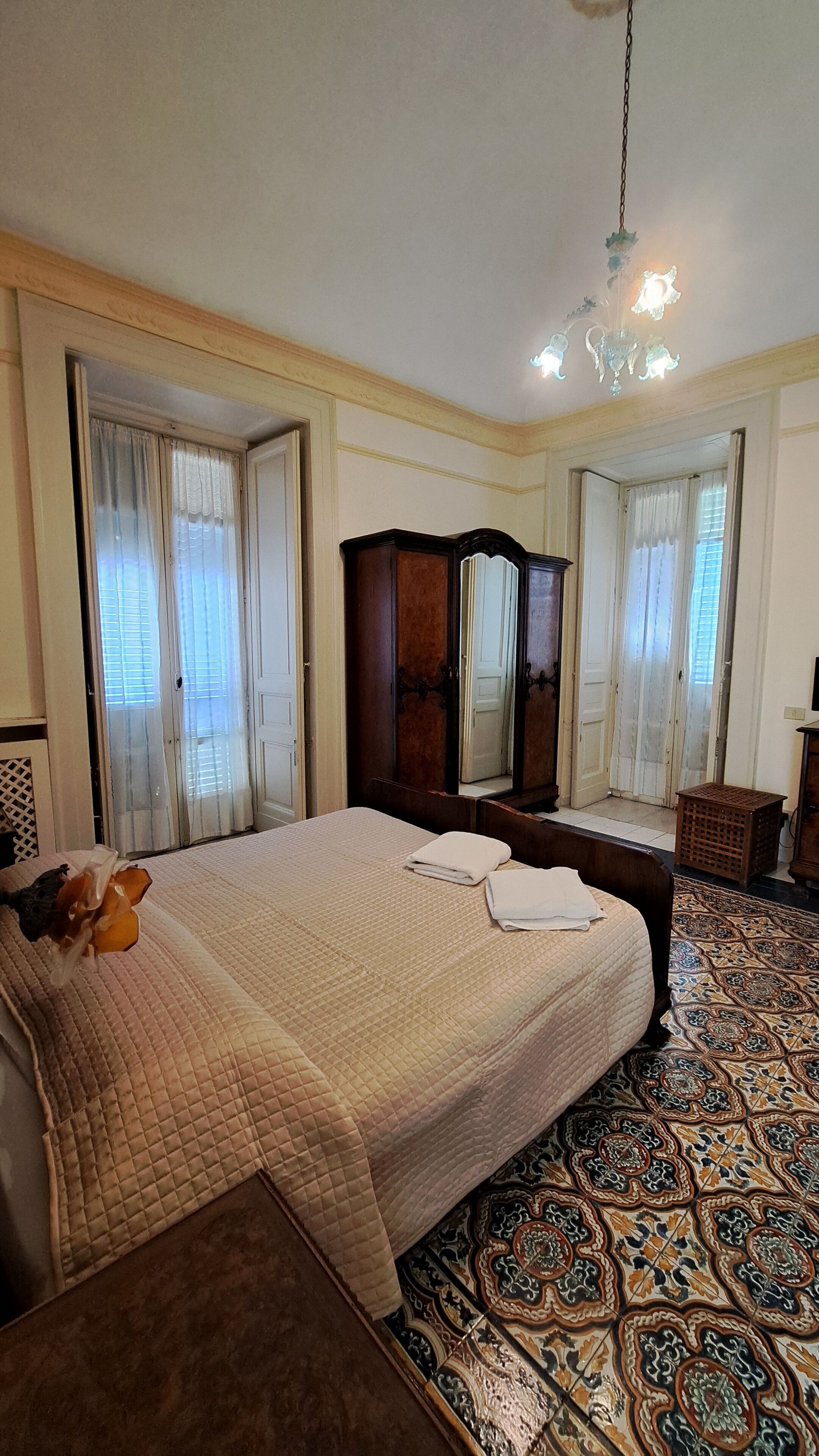 Økonomi-dobbeltrom | Skrivebord, strykejern/-brett, wi-fi (inkludert) og sengetøy