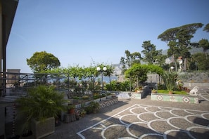 Courtyard view - Domus San Vincenzo - Casa Religiosa di Ospitalità  (Sant'Agnello)