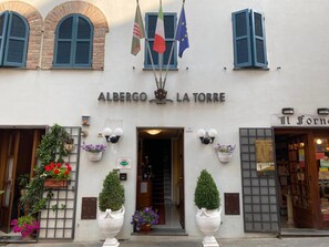 Exterior - La Torre (Castiglione del Lago)