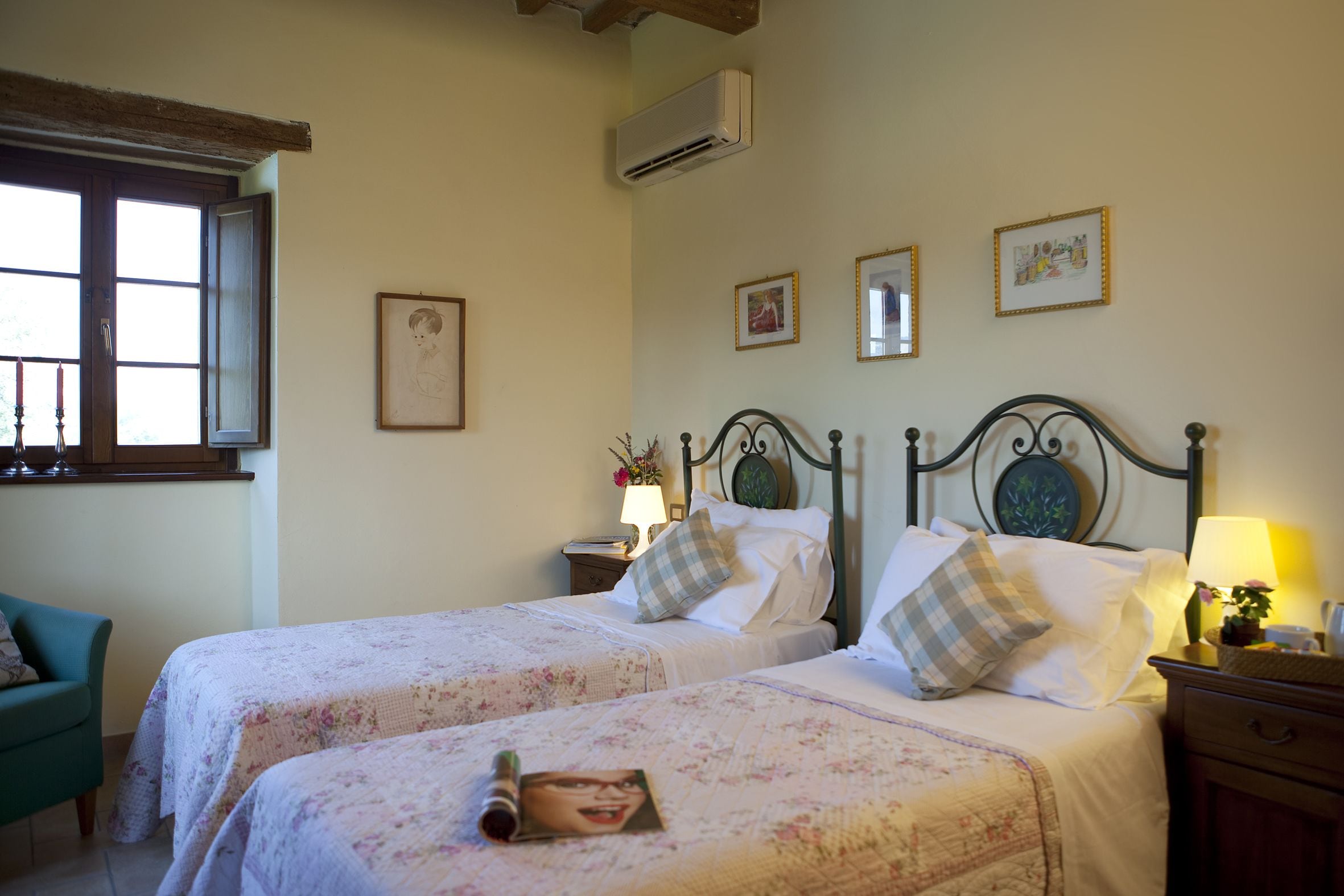 Materassi in memory foam, una scrivania