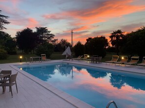 Outdoor pool - Mini Hotel Le Ville (Modena)