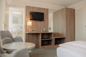 Double Room | Escrivaninha, ferros/tábuas de passar roupa, berços (sobretaxa)