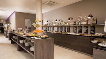 Daily buffet breakfast for a fee