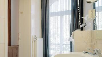 Single Room | Badeværelse | Gratis toiletartikler, hårtørrer, håndklæder