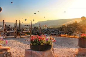 View from property - Traveller's Cave Hotel (Nevsehir)
