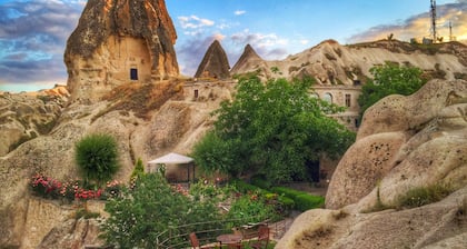 Traveller's Cave Hotel