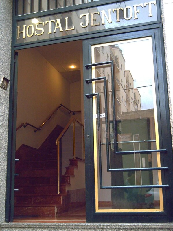 Exterior - Hostal Jentoft (Seville)