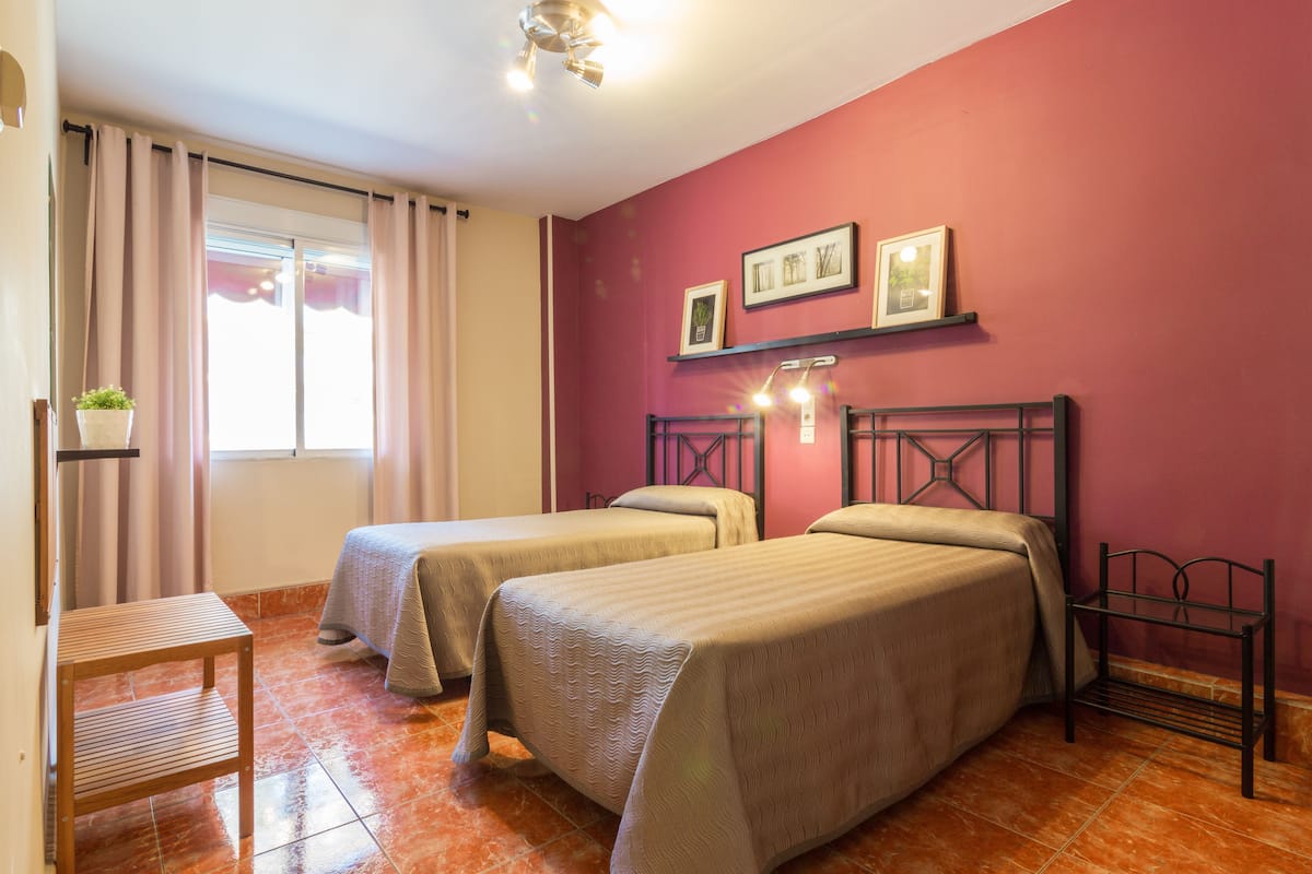 Sistema de insonorización, wifi gratis y ropa de cama