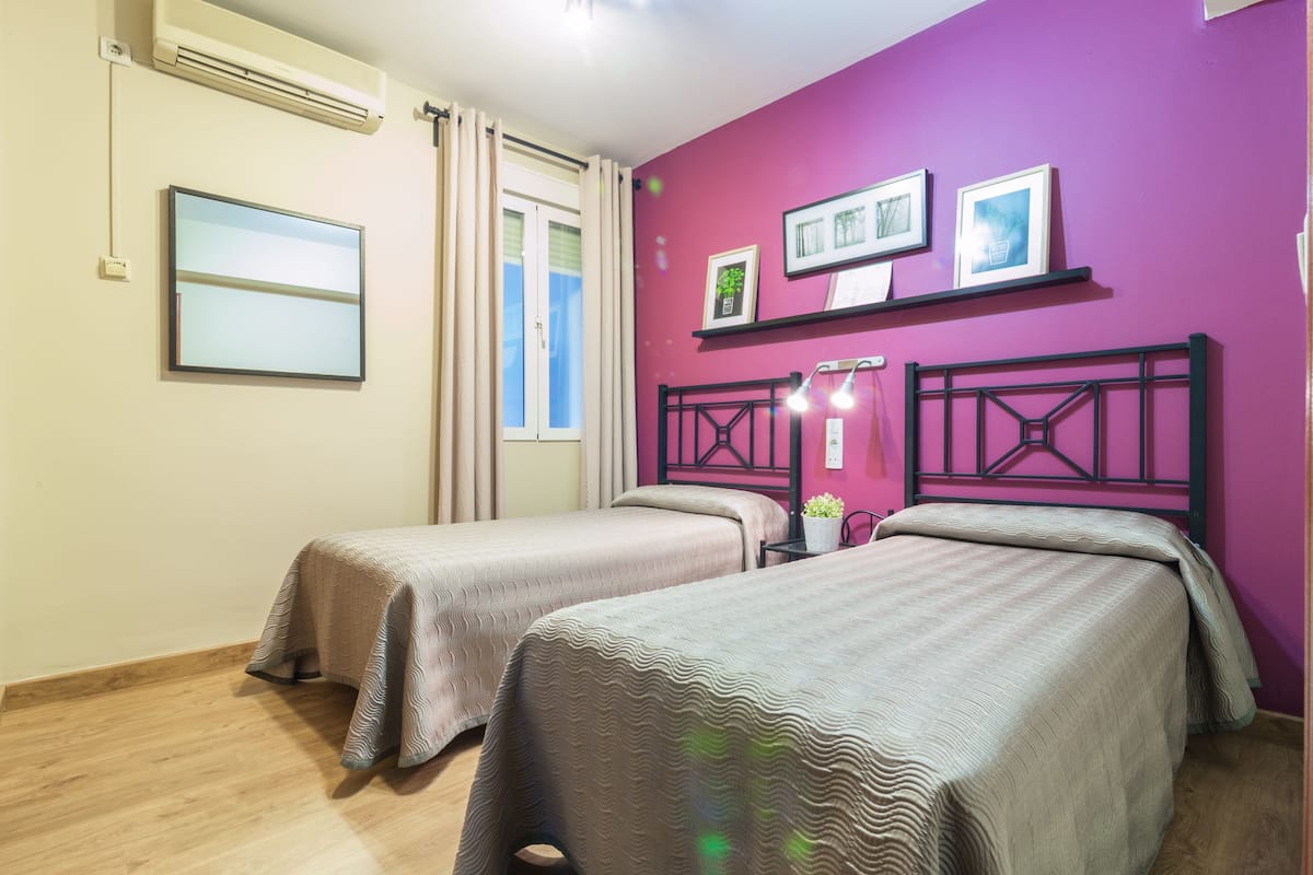 Sistema de insonorización, wifi gratis y ropa de cama