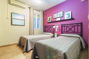 Soundproofing, free WiFi, bed sheets - Hostal Jentoft (Seville)