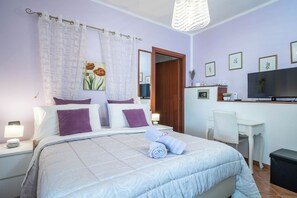 Down comforters, in-room safe, desk, iron/ironing board - B&B Rita e Renzo (Riola Sardo)