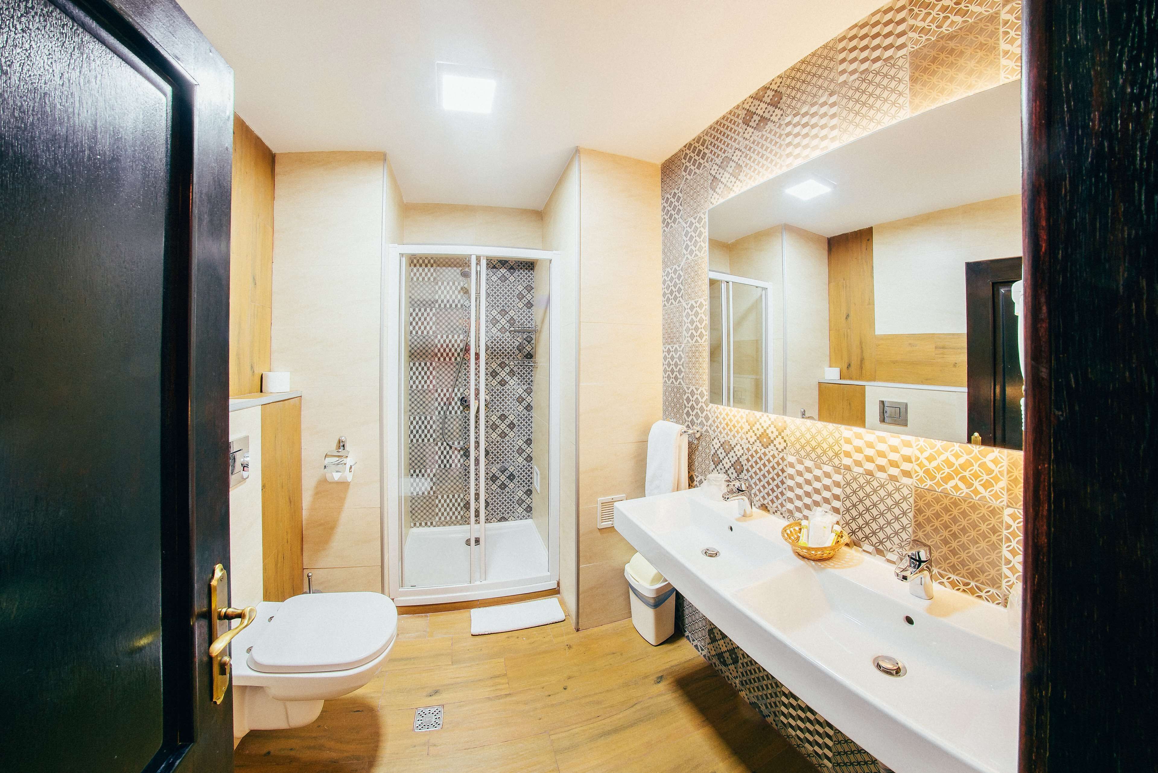 2 bedrooms, hypo-allergenic bedding, in-room safe, blackout curtains