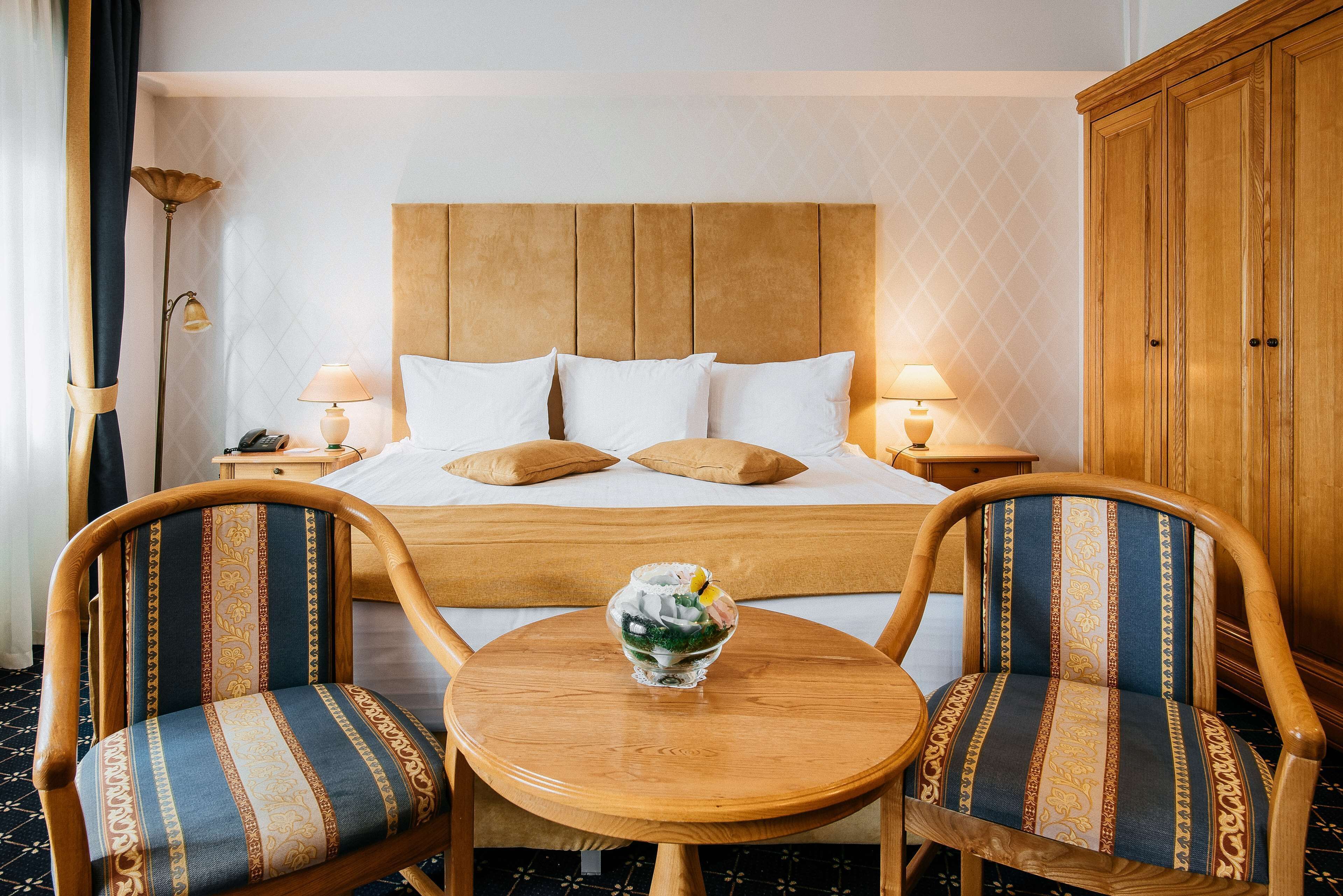 junior suite, multiple beds (with sofabed) | 2 bedrooms, hypo-allergenic bedding, in-room safe, blackout curtains